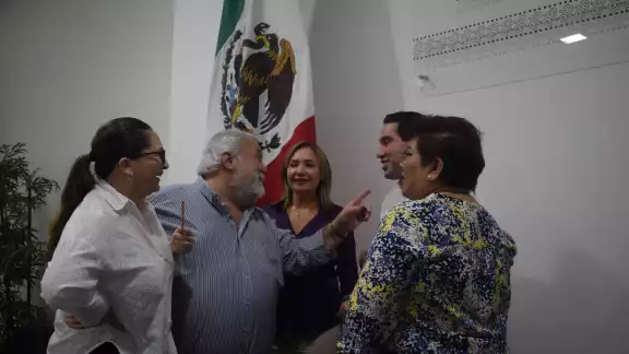 La lectura de su currículum destacó que Baeza Mézquita ha participado en diversos cursos nacionales e internacionales La lectura de su currículum destacó que Baeza Mézquita ha participado en diversos cursos nacionales e internacionales
