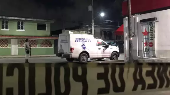 Hieren a balazos a un motociclista en la Supermanzana 70 de Cancún Hieren a balazos a un motociclista en la Supermanzana 70 de Cancún