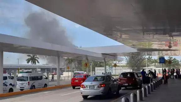 Cuerpo de Rescate y Extinción de Incendios (CREI) hicieron su aparición para sofocar las llamas Cuerpo de Rescate y Extinción de Incendios (CREI) hicieron su aparición para sofocar las llamas