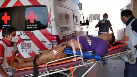 Un hombre de 40 años de edad fue trasladado de emergencia al hospital general de Ciudad del Carmen