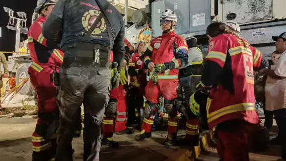 El equipo se solicita de urgencia para continuar las labores de auxilio El equipo se solicita de urgencia para continuar las labores de auxilio
