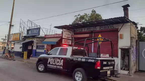 Los bomberos lograron sofocar el fuego antes de salirse de control

