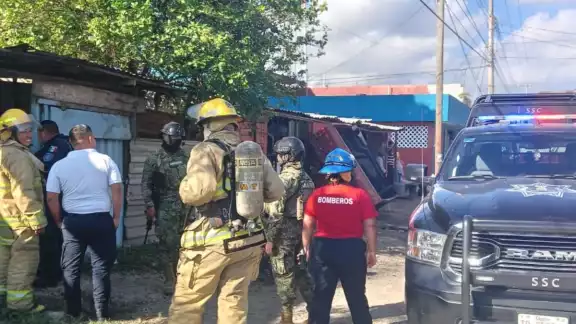 Cuando las autoridades arribaron, el fuego ya había sido sofocado por los vecinos. Cuando las autoridades arribaron, el fuego ya había sido sofocado por los vecinos.