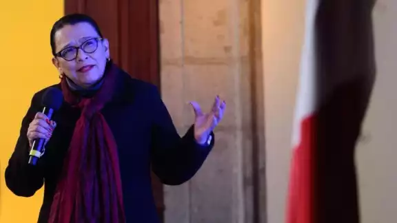 La iniciativa de ley sobre extorsión busca transitar de un delito patrimonial a uno contra la seguridad e integridad de las personas, lo que implicaría un aumento en las penas, señaló Rosa Icela Rodríguez La iniciativa de ley sobre extorsión busca transitar de un delito patrimonial a uno contra la seguridad e integridad de las personas, lo que implicaría un aumento en las penas, señaló Rosa Icela Rodríguez
