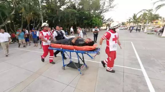 El hombre golpeado habría golpeado a un conocido de los agresores mandándolo al hospital