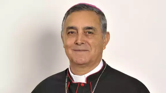 Salvador Rangel Mendoza tiene 77 años