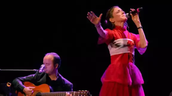 Es la tercera ocasión que la cantante visita la Isla de Cuba Es la tercera ocasión que la cantante visita la Isla de Cuba