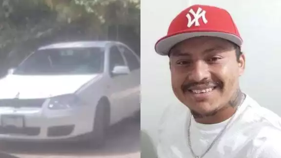 Supuestamente los hombres armados obligaron a la víctima a bajar de su auto a punta de pistola y golpes