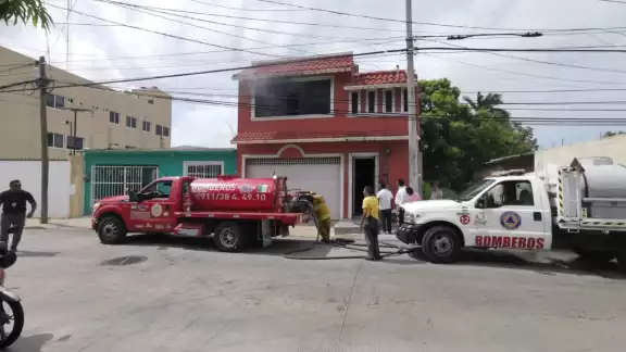 Los bomberos exhortan a la población a dar mantenimiento a sus instalaciones eléctricas