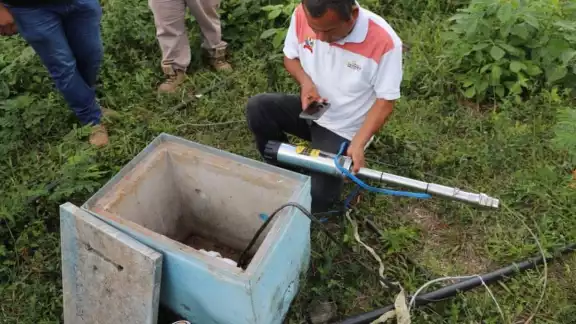 Algunos pobladores utilizan los pozos para poder tener el líquido Algunos pobladores utilizan los pozos para poder tener el líquido