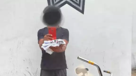 El hombre fue detenido con el botín que se había robado El hombre fue detenido con el botín que se había robado