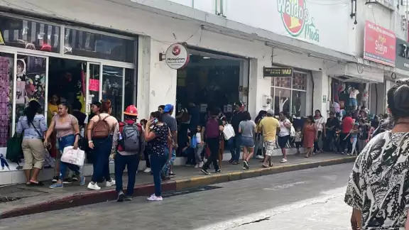 Papelerías, zapaterías, tiendas de ropa, las de mayor demanda Papelerías, zapaterías, tiendas de ropa, las de mayor demanda