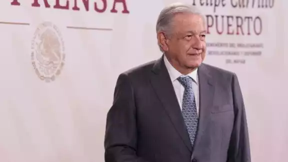 Andrés Manuel Lopez Obradpr decidió suspender este día en Palacio Nacional las lecciones de Historia, debido a la necesidad de discutir temas prioritarios Andrés Manuel Lopez Obradpr decidió suspender este día en Palacio Nacional las lecciones de Historia, debido a la necesidad de discutir temas prioritarios