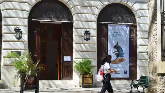 La entrada a la exhibición es libre, de martes a domingo con horario de 10:00 a 17:00 horas La entrada a la exhibición es libre, de martes a domingo con horario de 10:00 a 17:00 horas