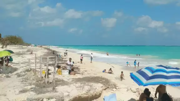 En temporada alta llegan numerosos isleños y cancunenses En temporada alta llegan numerosos isleños y cancunenses