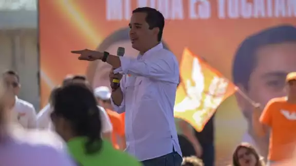 Gerardo Ocampo señaló que por órdenes de Renán Barrera le impidieron impartir una plática Gerardo Ocampo señaló que por órdenes de Renán Barrera le impidieron impartir una plática