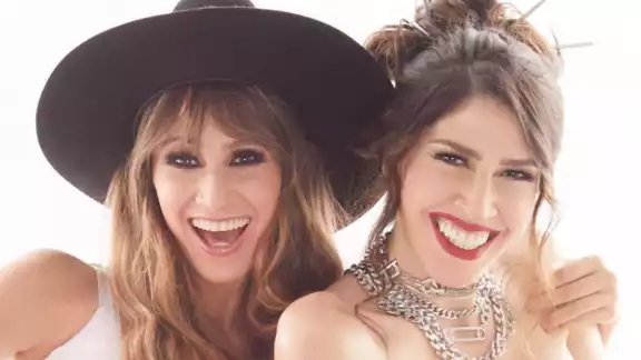 El dúo se creó en el año 2002, en Lake Charles, Luisiana; y no en México como muchos creen