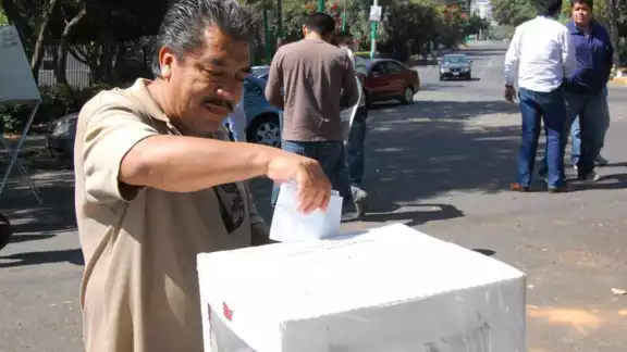 En las próximas elecciones, Morena es el partido que se perfila para continuar en el poder En las próximas elecciones, Morena es el partido que se perfila para continuar en el poder