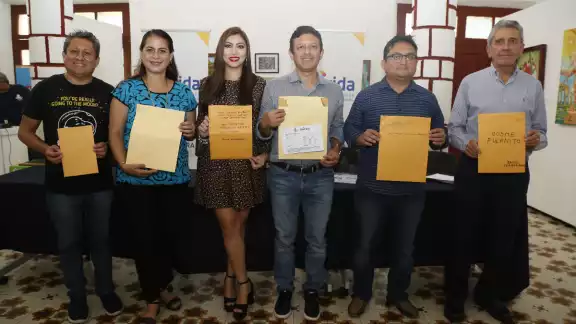 Los ganadores se hicieron acreedores de la publicación de sus obras entre los géneros literarios Los ganadores se hicieron acreedores de la publicación de sus obras entre los géneros literarios