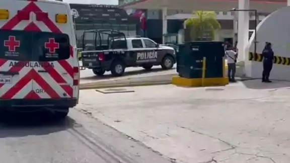 El hombre ejecutado en Plaza Península de Cancún estaba relacionado con un grupo criminal en el Norte del país El hombre ejecutado en Plaza Península de Cancún estaba relacionado con un grupo criminal en el Norte del país
