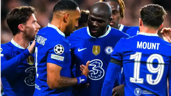 Chelsea doblega a un Milán sin brillo en la Champions League