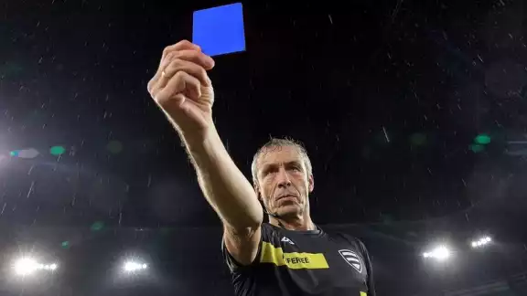 El cartón deja fuera 10 minutos a un jugador