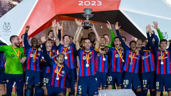 El Barcelona consiguió el primer título que levanta Sergio Busquets El Barcelona consiguió el primer título que levanta Sergio Busquets