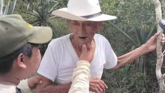 Don Modesto fue ubicado 7 kilómetros, monte adentro Don Modesto fue ubicado 7 kilómetros, monte adentro