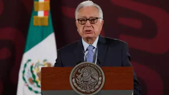 Manuel Bartlett expuso la propuesta de reforma constitucional para establecer que la CFE no es un monopolio