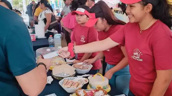 Más de 20 artesanas y emprendedoras dan a conocer sus productos en el puerto de Sinanché Más de 20 artesanas y emprendedoras dan a conocer sus productos en el puerto de Sinanché