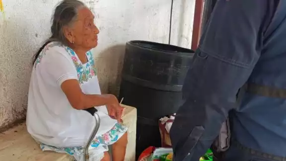 La habitante Estela Cauich Mex, de 92 años, aseguró que su hijo la llevó al lugar La habitante Estela Cauich Mex, de 92 años, aseguró que su hijo la llevó al lugar