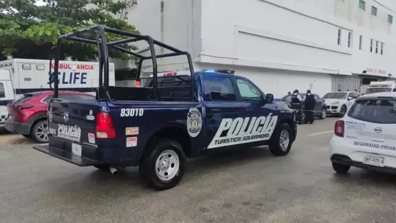 El hospital, ubicado en la colonia Ejido sobre el Boulevard Playa del Carmen con calle 20, fue quien reportó a través de su trabajador social el deceso