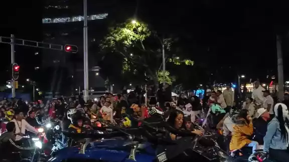 Rodada del Terror: Motociclistas siembran caos y escándalo en Paseo de la Reforma
