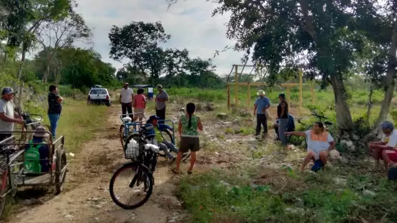 Decenas de campesinos del municipio alegan que sus familias han trabajado esa tierra Decenas de campesinos del municipio alegan que sus familias han trabajado esa tierra