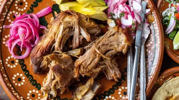 La cochinita pibil es el platillo más popular de Yucatán La cochinita pibil es el platillo más popular de Yucatán