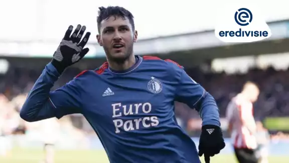 El Feyenoord eliminó al PSV de la Copa de Países Bajos y ahora quiere reducir la brecha que existe con el equipo del 'Chucky' en la Eredivisie; sin embargo, el Twente no le pondrá las cosas sencillas
El Feyenoord eliminó al PSV de la Copa de Países Bajos y ahora quiere reducir la brecha que existe con el equipo del 'Chucky' en la Eredivisie; sin embargo, el Twente no le pondrá las cosas sencillas