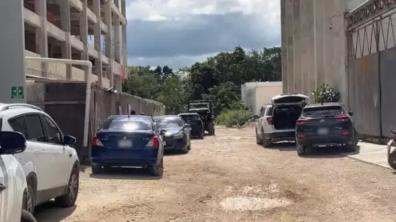 El área de la construcción ha sido acordonada El área de la construcción ha sido acordonada
