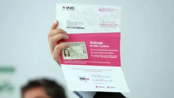 En las elecciones de 2024, podrán votar cerca de un millón y medio de mexicanos que residen en el extranjero, señaló el INE. En las elecciones de 2024, podrán votar cerca de un millón y medio de mexicanos que residen en el extranjero, señaló el INE.