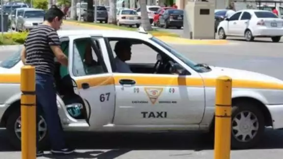 Los ciudadanos se quejan, ya que choferes no respetan lo que indica la tarifa. Los ciudadanos se quejan, ya que choferes no respetan lo que indica la tarifa.