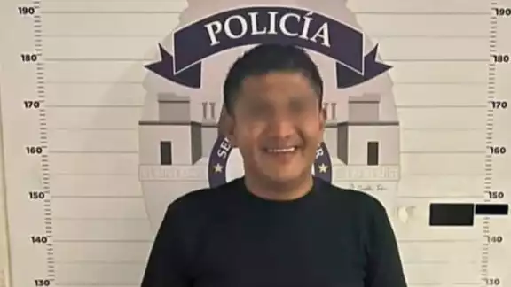 El Alcalde fue detenido junto a su esposa y otro acompañante El Alcalde fue detenido junto a su esposa y otro acompañante