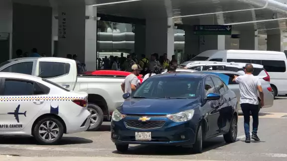 Considera que al final, ninguno de estos requisitos garantiza que podrán laborar libremente en la Entidad, pues se siguen registrando agresiones por parte de taxistas Considera que al final, ninguno de estos requisitos garantiza que podrán laborar libremente en la Entidad, pues se siguen registrando agresiones por parte de taxistas