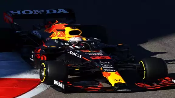 Max Verstappen ha optado por cambiar el motor para el Gran Premio de Rusia de este fin de semana y montar así el cuarto de la temporada