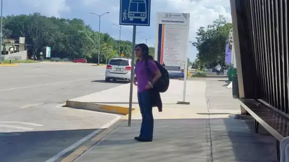 Este ciclo, alumnos de la Universidad Tecnológica de la Riviera Maya y de la Universidad de Quintana Roo se quedaron sin la prestación de este servicio. Este ciclo, alumnos de la Universidad Tecnológica de la Riviera Maya y de la Universidad de Quintana Roo se quedaron sin la prestación de este servicio.