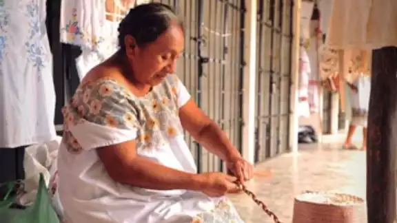 Yucatán tiene variedad de características, entre ellas se encuentra la forma en la que los habitantes pueden hablar Yucatán tiene variedad de características, entre ellas se encuentra la forma en la que los habitantes pueden hablar