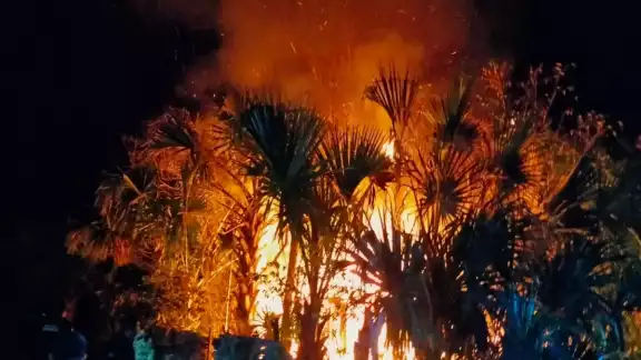 Las autoridades apagaron el incendio