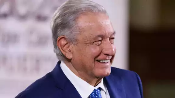 El Presidente Andrés Manuel López Obrador compartió que este jueves se reunirá con 23 gobernadores en Palacio Nacional El Presidente Andrés Manuel López Obrador compartió que este jueves se reunirá con 23 gobernadores en Palacio Nacional