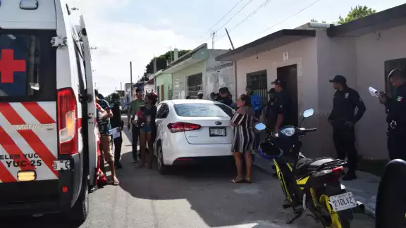 El golpe fue inevitable, quedando tendida sobre el pavimento con diversas heridas El golpe fue inevitable, quedando tendida sobre el pavimento con diversas heridas