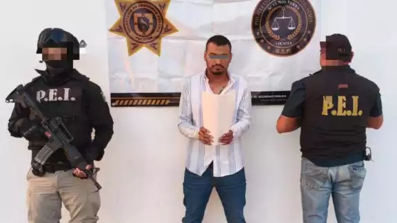 El hombre quedará a disposición de la FGE El hombre quedará a disposición de la FGE