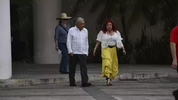 AMLO recorrió el Hospital General de Especialidades acompañado de la gobernadora de Campeche AMLO recorrió el Hospital General de Especialidades acompañado de la gobernadora de Campeche