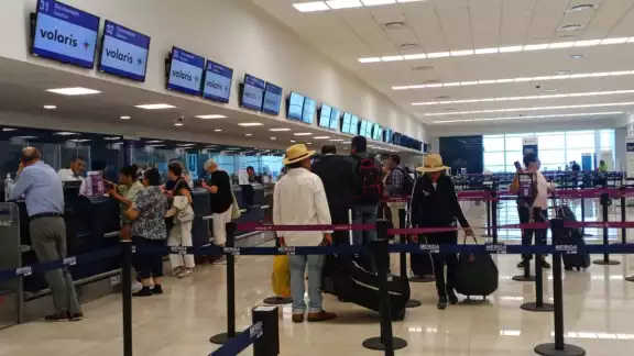 Hasta el momento han operado 7 de los 15 vuelos programados entre las 00:30 y las 14:00 horas Hasta el momento han operado 7 de los 15 vuelos programados entre las 00:30 y las 14:00 horas